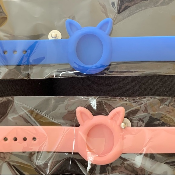 Anti-lost AirTag Silicone Case for Child. AirTag Case Cover Wristband. - Picture 2 of 4